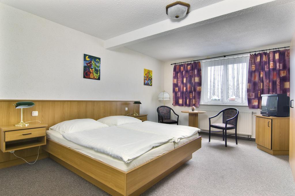 Hotel Heidler Niederau Rum bild